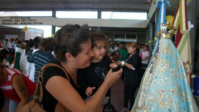 La escuela municipal N° 3 recibió a la Madre del Valle