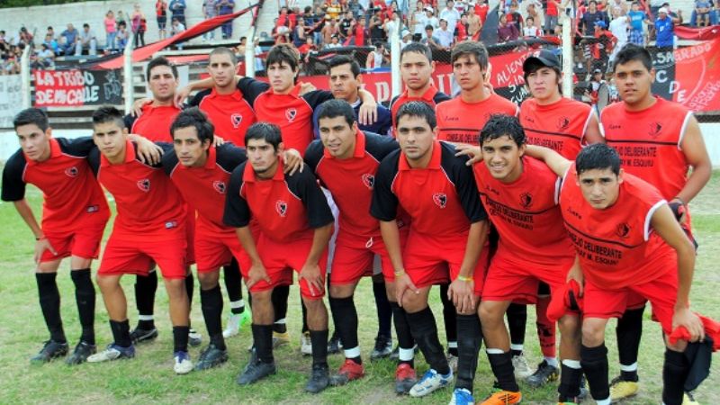 Def. de Esquiú y Social Rojas se adelantaron en los “Petit”