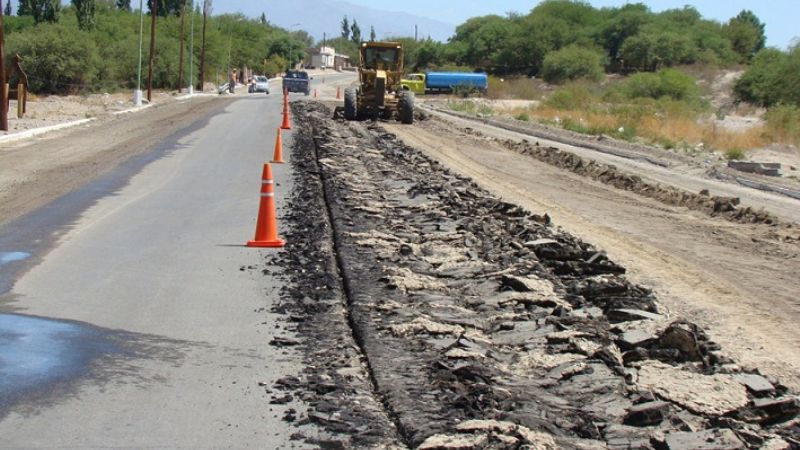 Comenzó la repavimentación del tramo río Yapez en Santa María