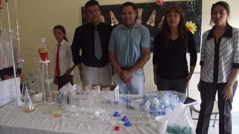 La escuela Municipal de Santa María recibe elementos para laboratorio