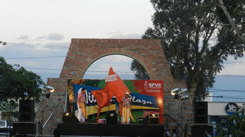 Expresiones artísticas y culturales en el primer “Viva la plaza”