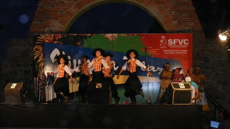 Expresiones artísticas y culturales en el primer “Viva la plaza”