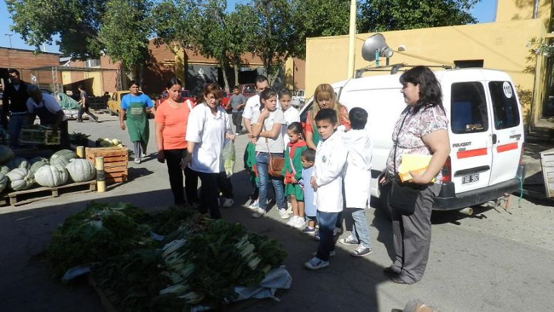 Alumnos de la escuela de Bajo Hondo visitaron el Mercado de Abasto