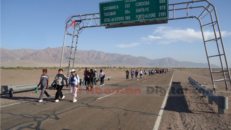 Se realizó la caminata por la vida
