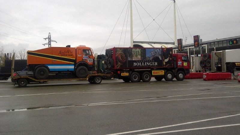 El camión de los D´agostini rumbo a América