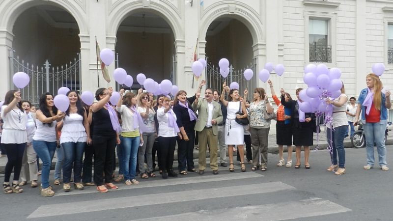 Suelta de globos por la No Violencia contra la Mujer