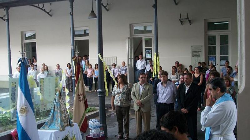 En el Palacio Municipal recibieron con honores a la Virgen del Valle