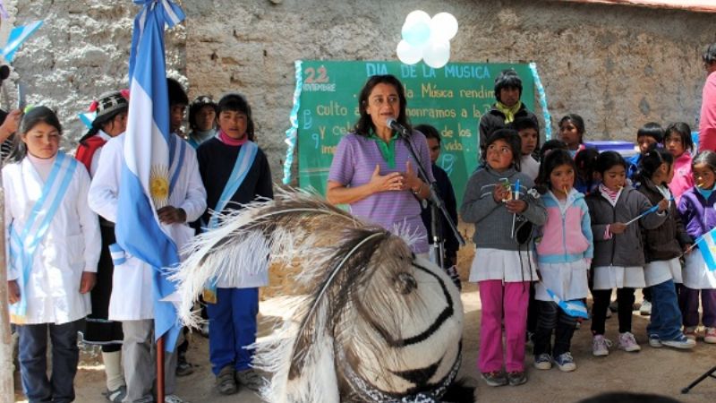 La gobernadora visitó La Angostura y Aguas Calientes