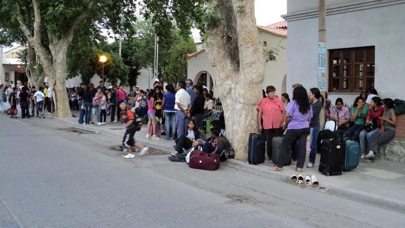 120 alumnos partieron a Río Tercero en un viaje de turismo social de la Nación