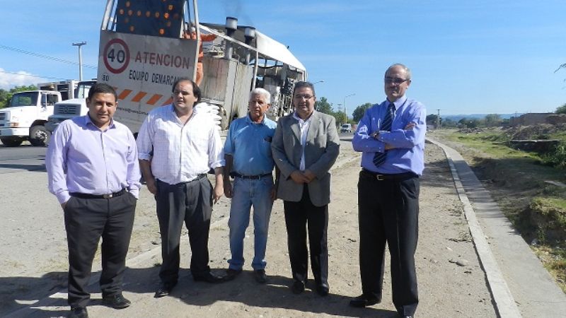 Obras de señalización horizontal sobre avenida Hipólito Yrigoyen