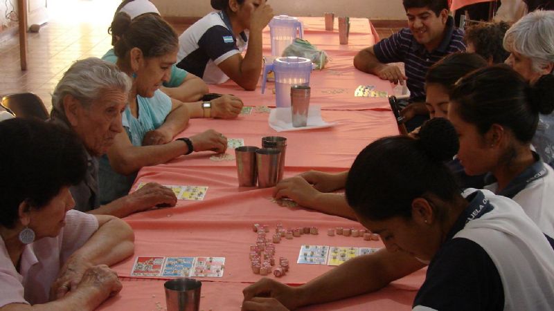 Cadetes de la Policía visitaron el Hogar de Ancianos