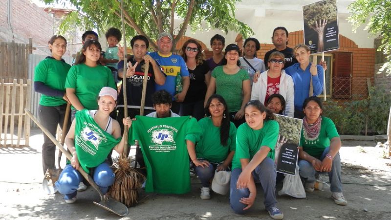 Plantación de árboles de la Juventud Peronista