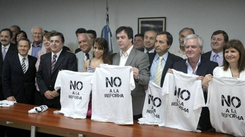 Diputados opositores firmaron un acuerdo en contra de la re-reelección