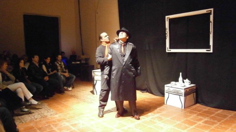 “Setenta y cinco puñaladas” a cargo del grupo "Money-Money”