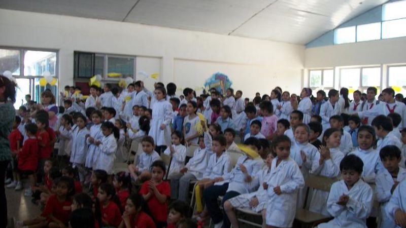 La Virgen del Valle en la escuela Javier Castro y el colegio Pía Didoménico