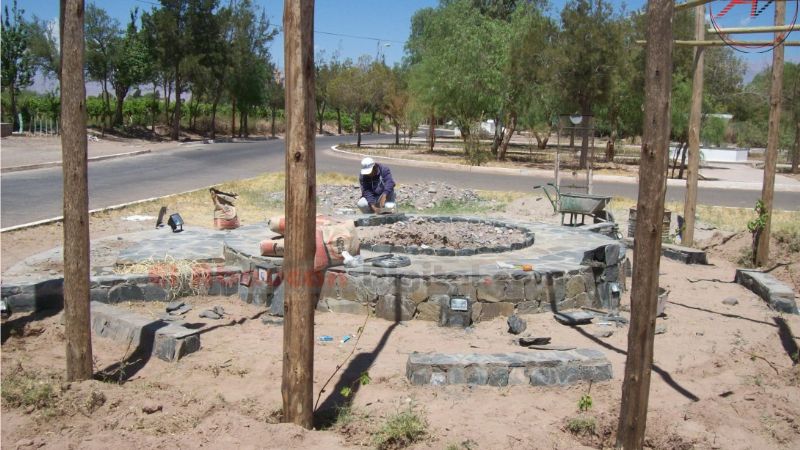 En Fiambalá construyen homenaje al agricultor viñatero