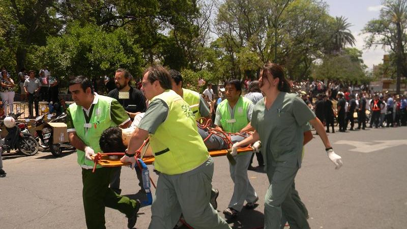 Exitoso simulacro de sismo en el Cine Teatro Catamarca