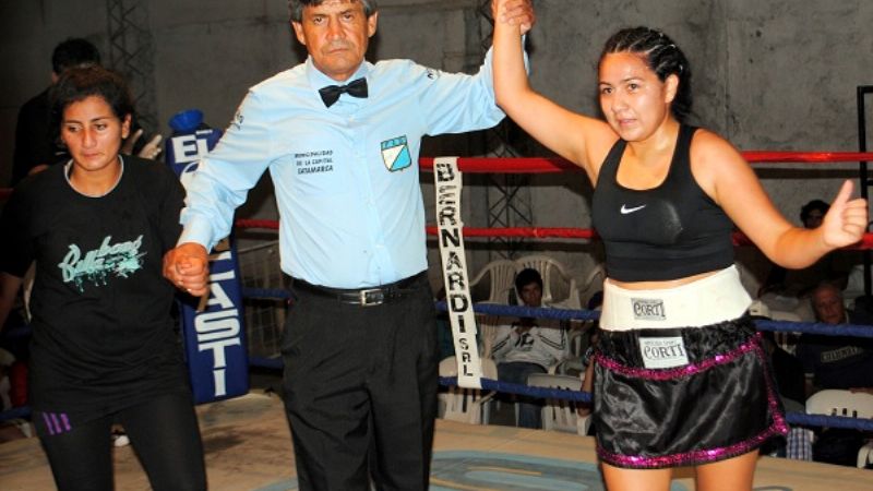 “La Pepé” Rasjido en su segunda pelea como púgil profesional