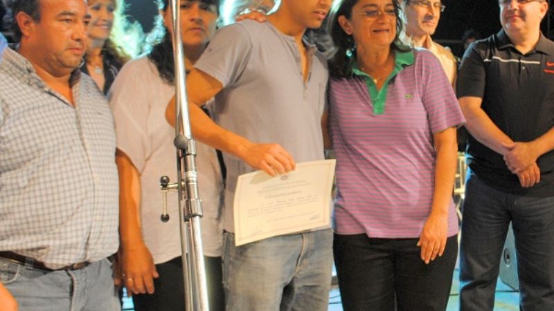 La gobernadora otorgó  distinciones “Al Mérito”