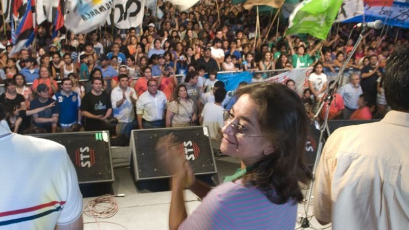 La democracia se festejó con una multitud