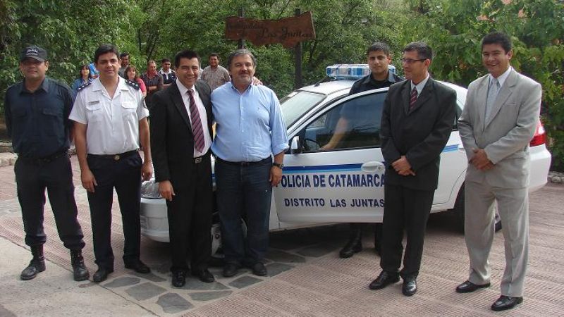 Municipalidad de Las Juntas donó móvil a la policía