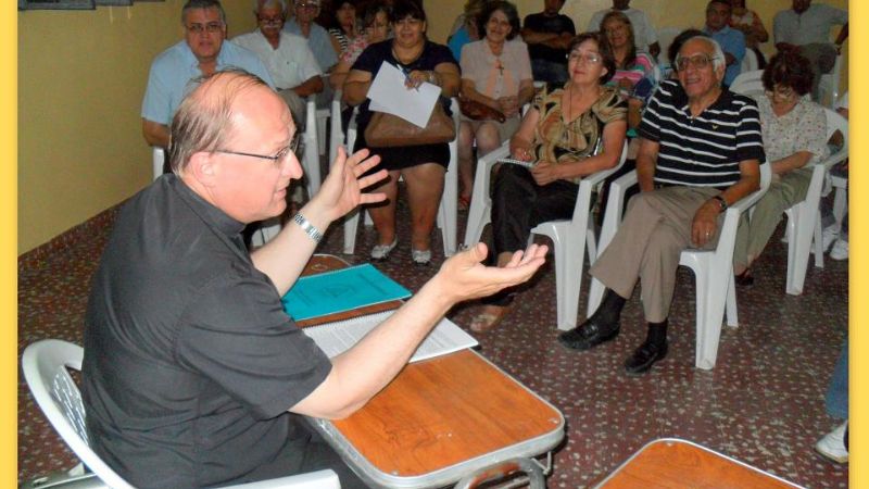 Preparan visita del Obispo a la parroquia Santa Rosa de Lima