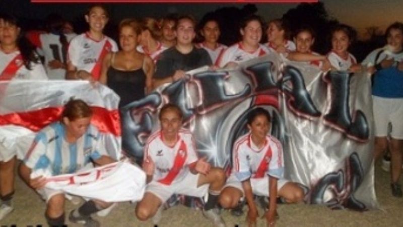 Chicas de River, campeonas del  1er. Torneo de Fútbol Femenino