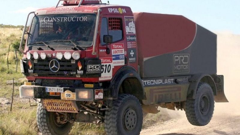D’Agostini en uno de los dos camiones argentinos del Dakar