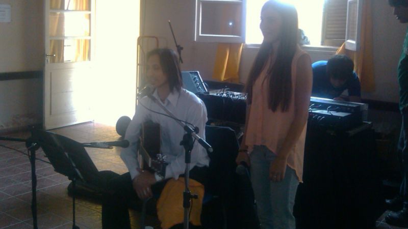 Brindis de fin de año con show en el Hogar de Ancianos