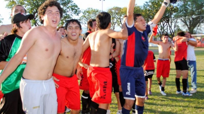 Defensores campeón del “Petit” y va al TDI 2013
