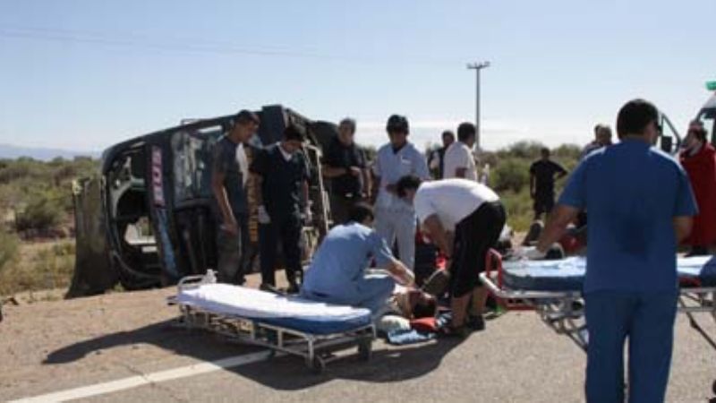 Pasajeros que partieron de Catamarca, heridos en un accidente en Caucete