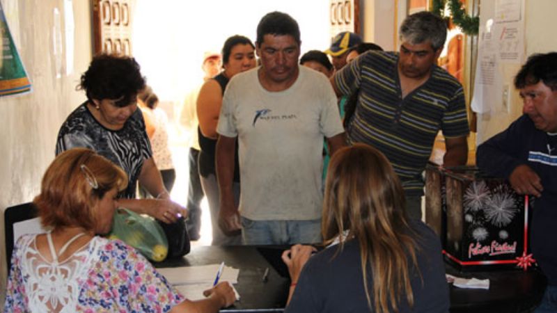 Caja navideña para todos los empleados municipales