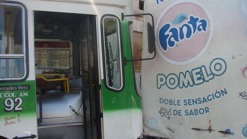 Colectivo protagonizó choque en el centro