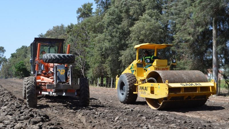 Continúa la pavimentación sobre la ruta 33