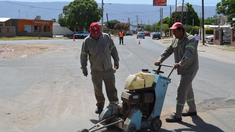 Continúa la pavimentación sobre la ruta 33