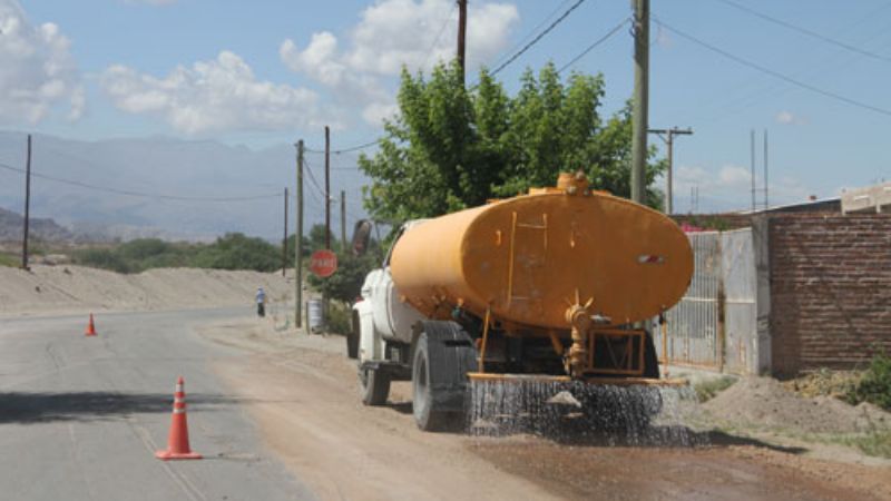 Continúan los trabajos previos a la pavimentación en Loro Huasi