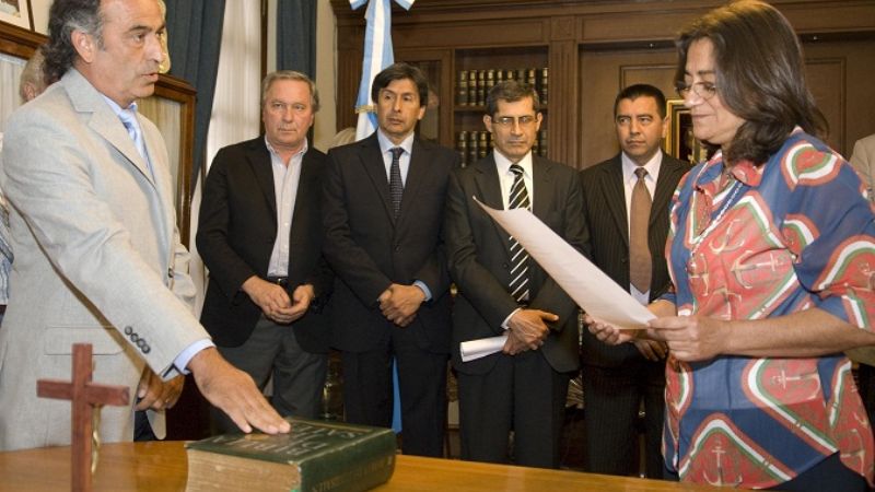 Corpacci tomó juramento a nuevos funcionarios