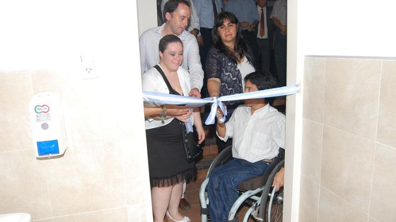 Inauguraron acceso a la Legislatura para personas discapacitadas