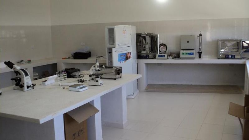 Alumbrera sigue equipando el nuevo laboratorio de Bromatologia Municipal