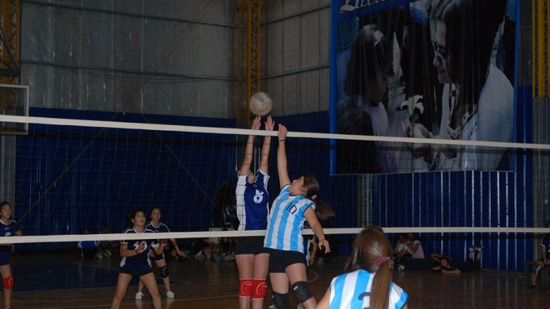 Interescolares con campeones en voley