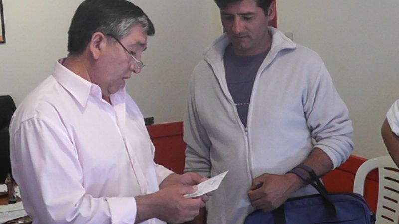 León Mendoza entregó numerosos subsidios