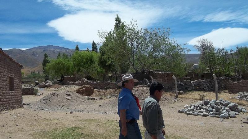 Mendoza con los vecinos de la Hoyada
