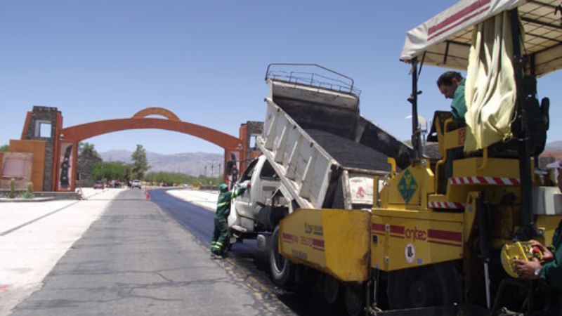 Comenzaron los trabajos de repavimentación en el acceso norte