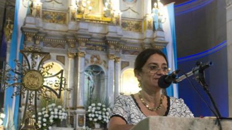 Obsequio a la comunidad católica