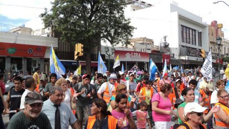 Los peregrinos cambian la postal de la ciudad