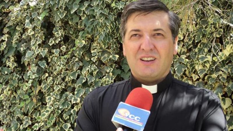 El nuevo sacerdote, Padre Claudio ya está en Santa María