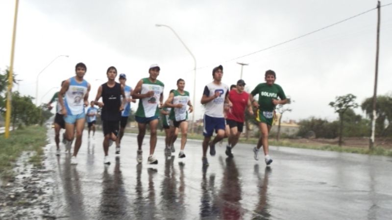 Homenaje del atletismo a la Virgen del Valle