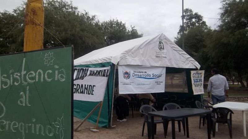 Instalaron carpas para asistir a peregrinos antes de la procesión