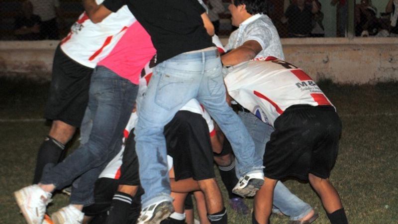 Estudiantes hizo historia  y clasificó al TDI 2013