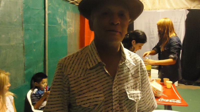 “Ficha” Acosta, un clásico, subió al escenario y recordó a su hijo